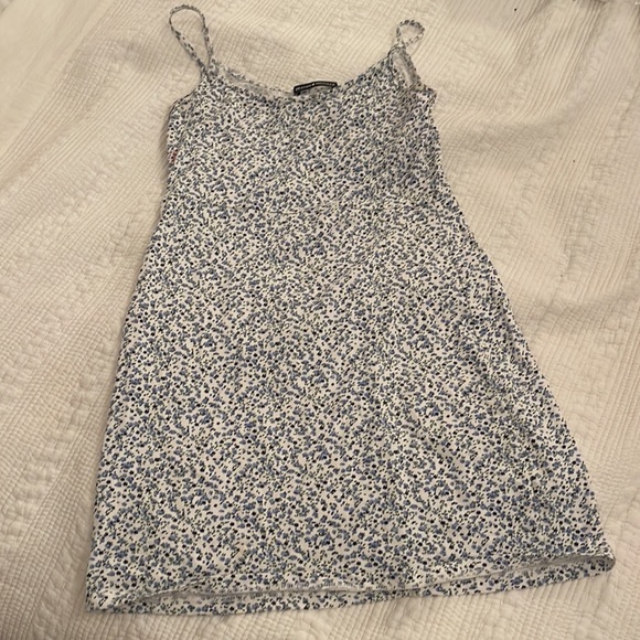Brandy Melville Kyran dress in blue floral - Picture 2 of 3
